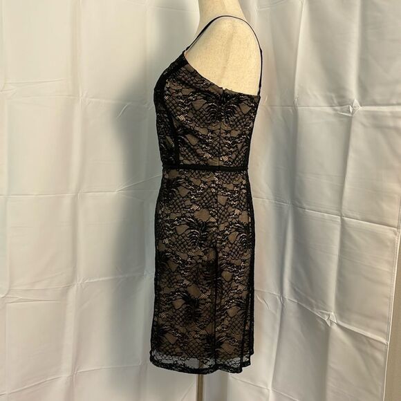 Ali & Jay Desert at Dusk Black Lace Mini Dress Size M - Picture 4 of 10
